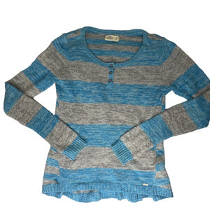 Hollister Y2K Style Size Medium Crew Neck Blue and Gray Striped Sweater